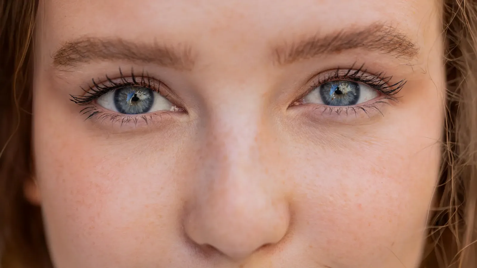 Timing of Eye Contact: Key to Social Signals